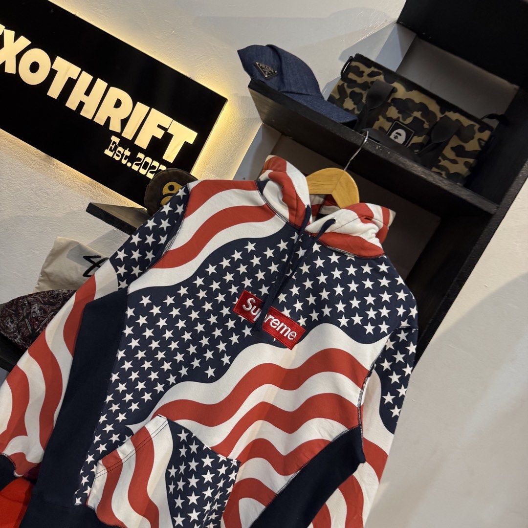 Supreme USA Flag Box Logo (Category: Luxury Apparel) located in Manila. Submitted by carbungcoalex (Listing ID 1469341220, Image 2). Description: SUPREME USA FLAG AOP HOODIE 22.5 by 27.5 Good Condition Complete tags 2K CLAIM.