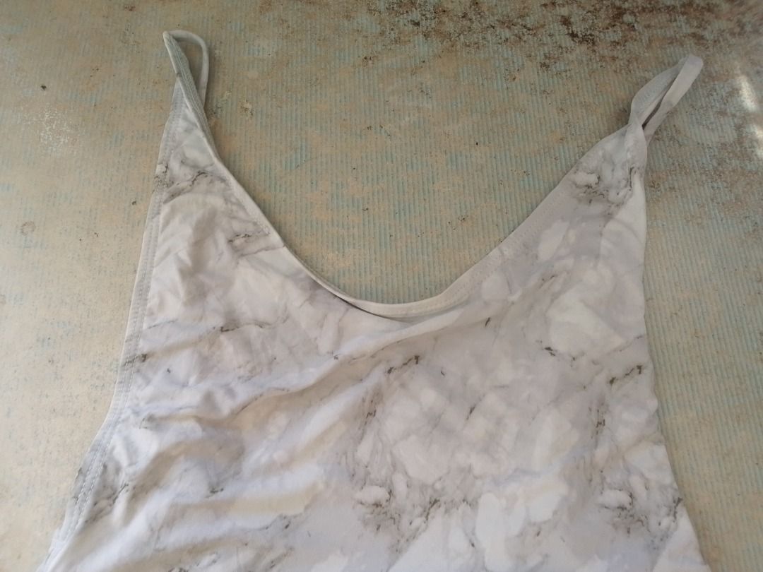 Swimsuit US BNEW (Category: Bikinis & Swimsuits) located in Los Banos. Submitted by mania-62906 (Listing ID 1469224263, Image 2). Description: Bnew no tags US small.