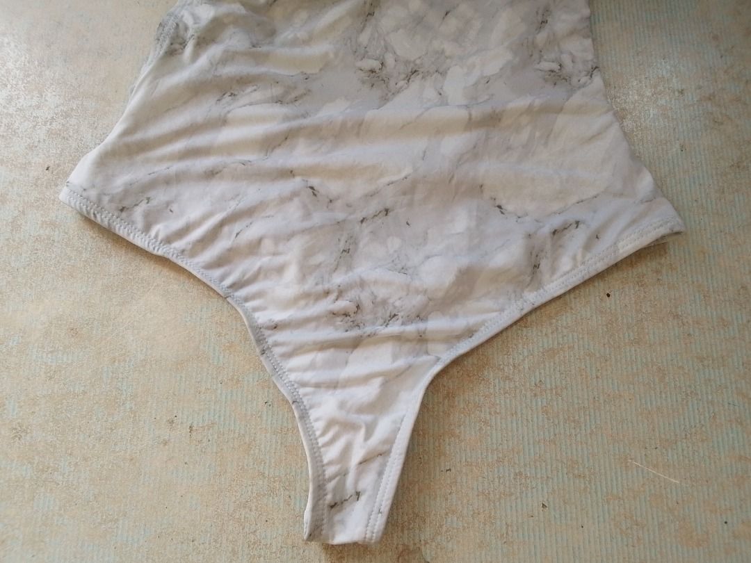Swimsuit US BNEW (Category: Bikinis & Swimsuits) located in Los Banos. Submitted by mania-62906 (Listing ID 1469224263, Image 3). Description: Bnew no tags US small.