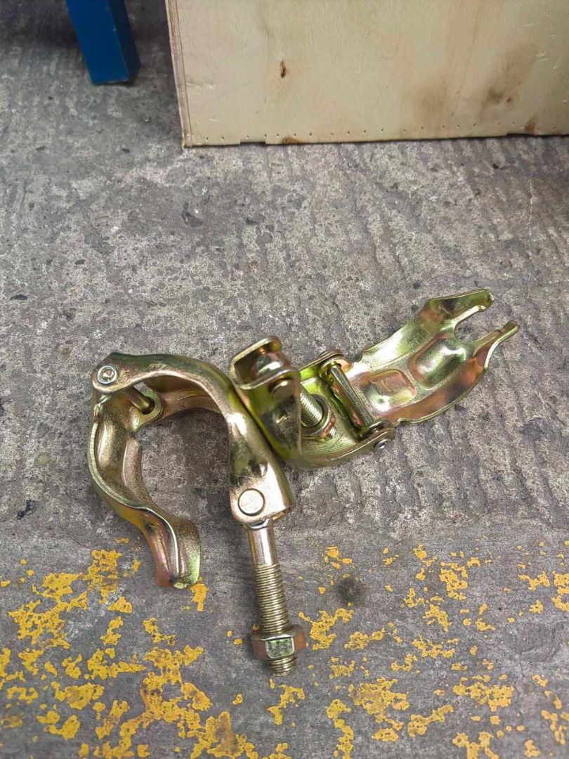 swivel clamp Specs: 1 1/4 (Category: Everything Else Others) located in Manila. Submitted by joeyroque09 (Listing ID 1469171538, Image 2). Description: swivel clamp Specs: 1 1/4.