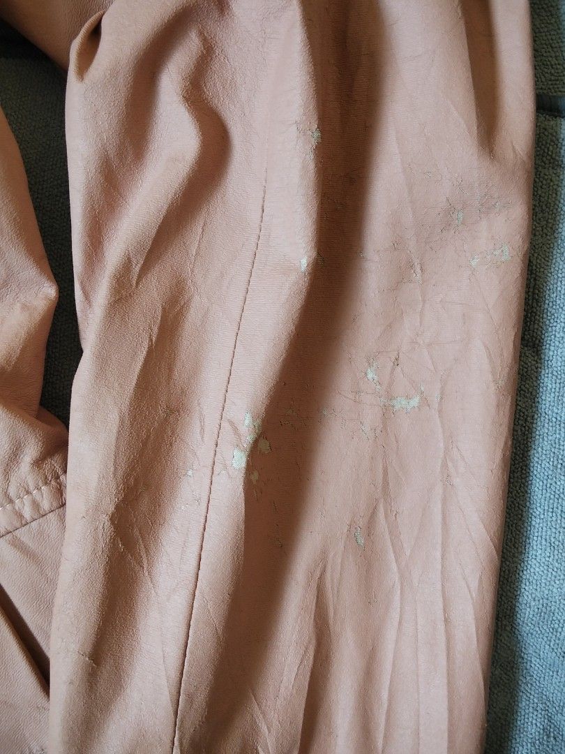 Synthetic leather jacket #y2k (Category: Coats, Jackets and Outerwear) located in Baras. Submitted by lalahdresan (Listing ID 1469164954, Image 3). Description: Selection Issue as seen on photo Bawal sa maselan Pastel Buy as is Limit expectations No return no exchange Mod Jnt SF starts at 54 Thank you for visiting 😊.