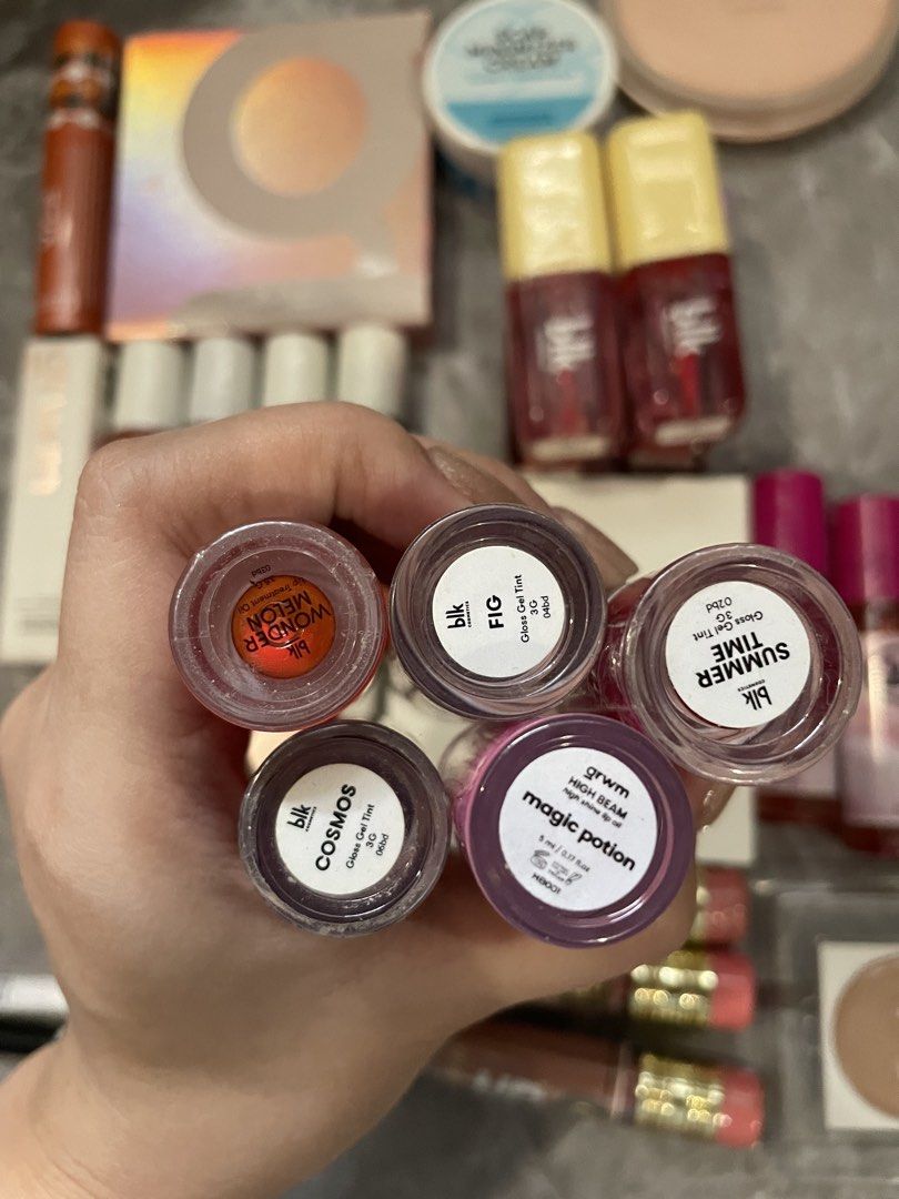 TAKE ALL BLK,GRWM,VICE CO. MAKEUP (Category: Makeup) located in Manila. Submitted by beabohol0249530 (Listing ID 1469200526, Image 3). Description: FOR TAKE ALL AS IS!! WAG NA MAG HANAP NG IBA PICTURE AS IS NA YAN🥹 24PCS MIX COSMETICS BLK,BUBBLY,G21,GRWM,VICE CO. Location:Near abad ssntos lrt station.