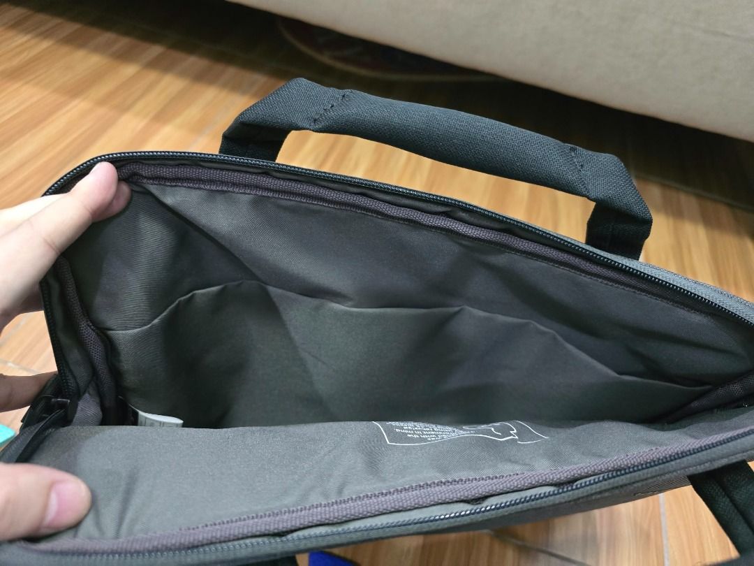 Targus Cypress EcoSmart Laptop Briefcase Grey (Category: Laptop Bags & Sleeves) located in Caloocan City. Submitted by elcian (Listing ID 1469279765, Image 3). Description: **FOR SALE: Targus 14” Cypress EcoSmart Slipcase – Laptop Briefcase** Looking for a slim, lightweight, and practical laptop bag? The **Targus Cypress EcoSmart 14” Slipcase** offers reliable everyday laptop protection with a clean, professional design. Perfect for office use, b