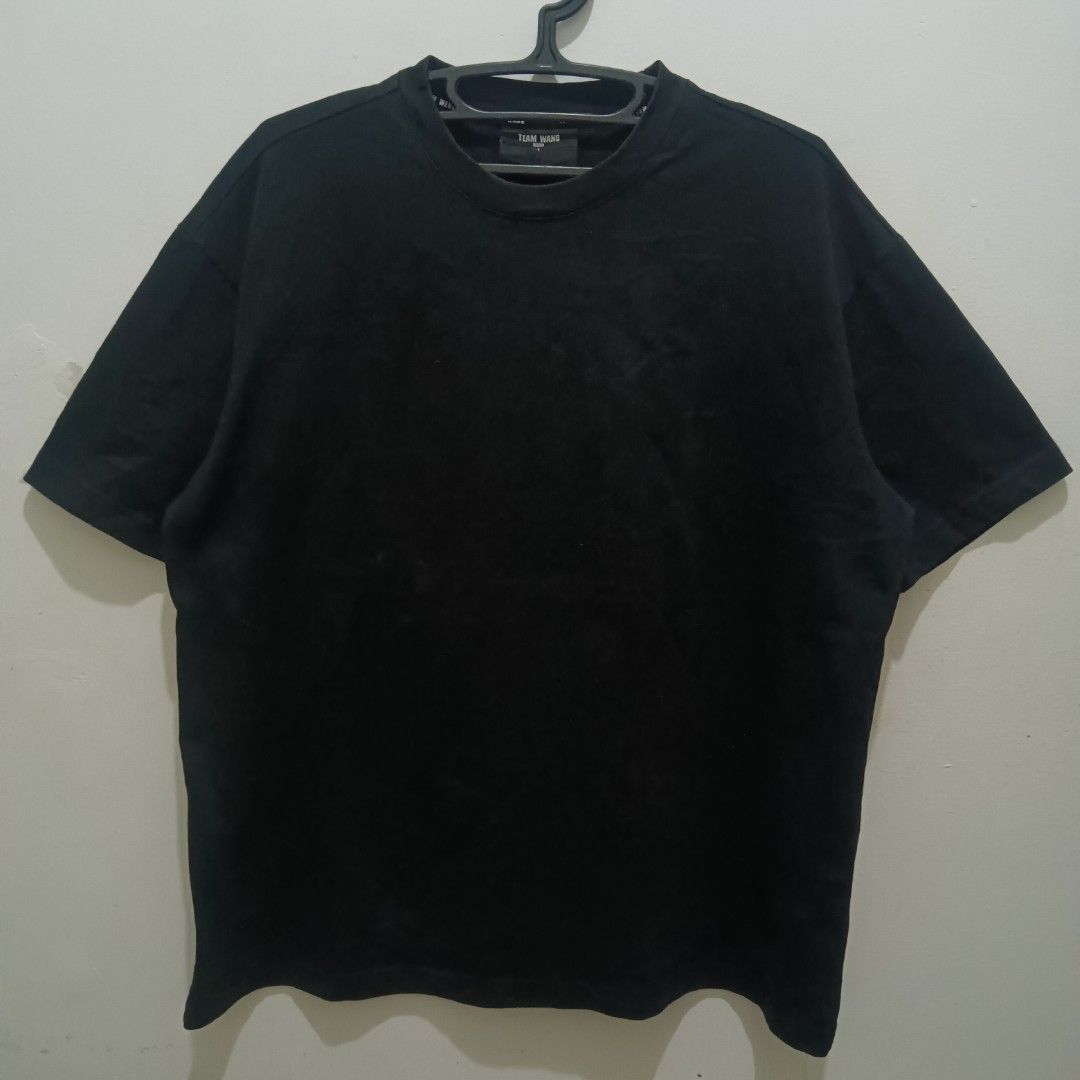 TEAM WANG Shirt (Kpop Jackson Wang) (Category: Tshirts & Polo Shirts ) located in Caloocan City. Submitted by jaychingsss (Listing ID 1469338439, Image 2). Description: Team Wang Shirt - 180 24x28 Color Rate: 9.5/10 Complete Tags No issue Heavy Cotton NEED WASH.