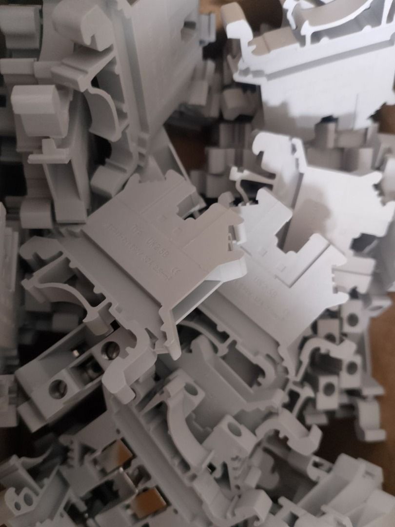 Terminal block UK-2.5B 32A 0.2-25 (Category: Everything Else Others) located in Manila. Submitted by joeyroque09 (Listing ID 1469233940, Image 1). Description: Terminal block UK-2.5B 32A 0.2-25.