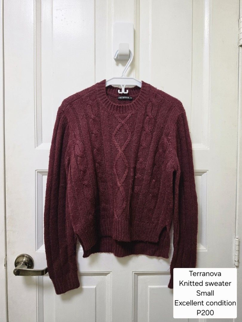 Terranova Knitted Sweater Small (Category: Longsleeves) located in Makati City. Submitted by momyrica (Listing ID 1469173409, Image 1). Description: - Brand: Terranova - Size: Small - Design: Classic cable knit pattern on the front with solid-colored knit fabric - Details: Ribbed crew neckline, cuffs, and hem - Cut: Trendy high-low hemline with side slits.