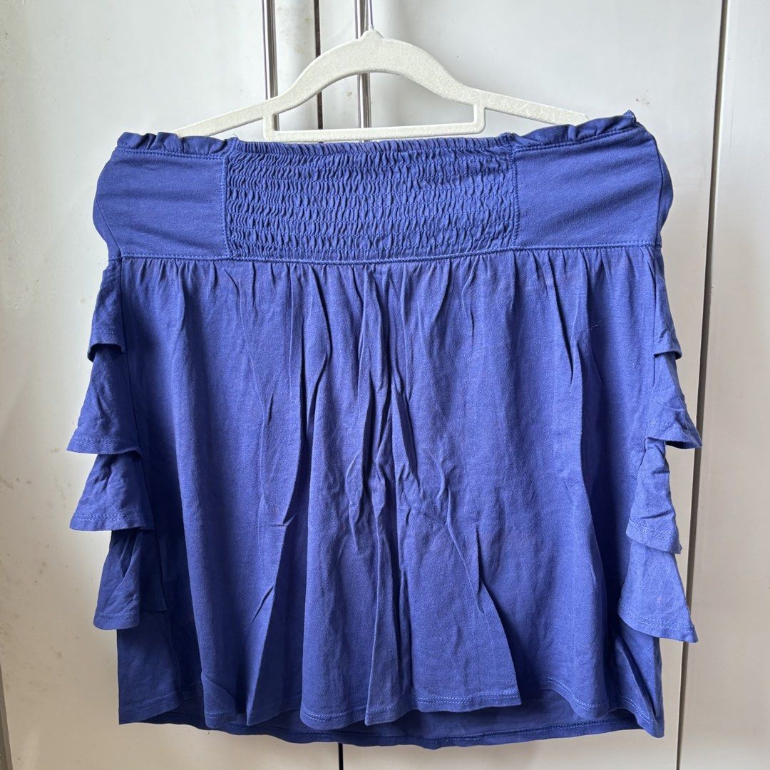 terranova tube (Category: Others Tops) located in Manila. Submitted by lavieelle (Listing ID 1469275408, Image 3). Description: - authentic terranova top - bought internationally, no flaws - best fit small to medium frames - rfs: decluttering .