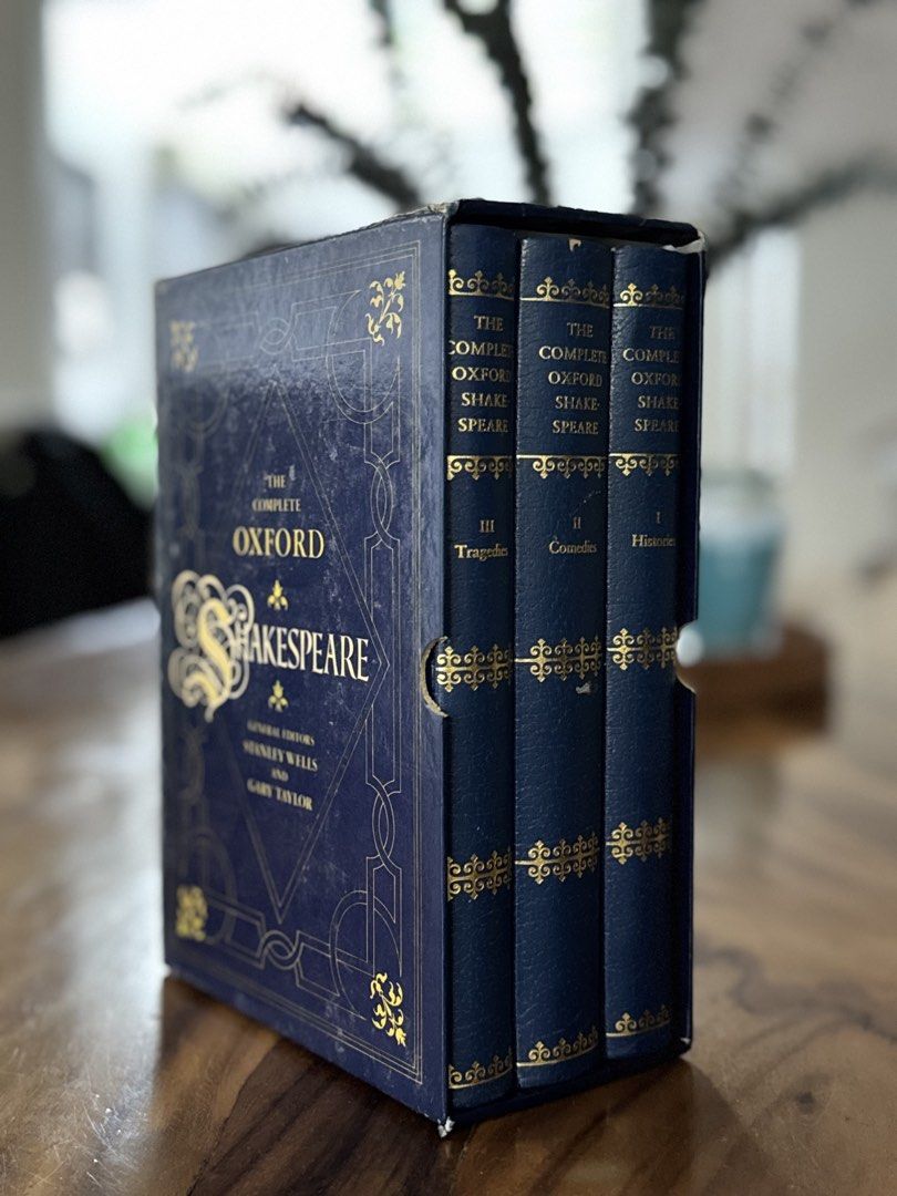 The Complete Oxford Shakespeare Set (Category: Storybooks) located in Manila. Submitted by sophianac48808 (Listing ID 1469320454, Image 2). Description: .