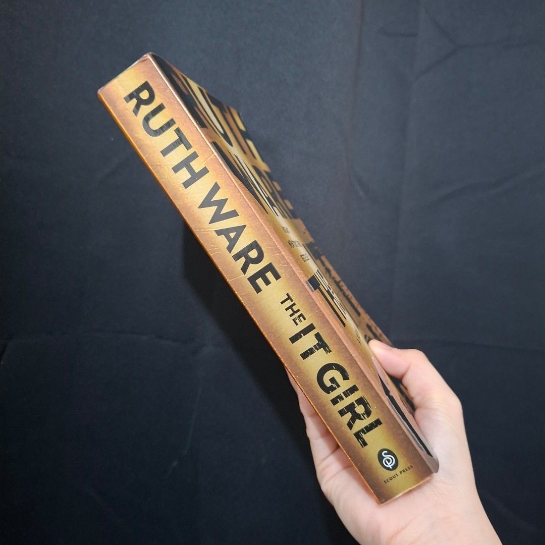The It Girl by Ruth Ware (Category: Storybooks) located in Marikina City. Submitted by hellobookish.ph (Listing ID 1469287123, Image 2). Description: GR⭐️ 3.84 (309.3k ratings) Standalone Mastery, Thriller, Suspense Fiction Paperback.
