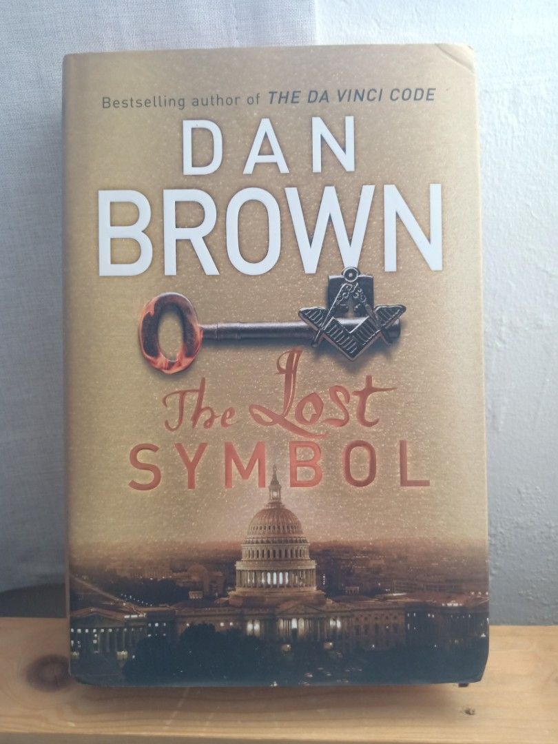 (HB) The Lost Symbol by Dan Brown Bantam Press (Category: Storybooks) located in Bacolor. Submitted by appletun (Listing ID 1469245194, Image 1). Description: feel free to make an offer, and/or view my profile for other listings :) loc: bacolor, pampanga. mop: gcash only. no sco/cod/cop. handling/mod: direct spx +P70sf. all sales final. no returns/refunds/exchange. - Title: The Lost Symbol by Dan Brown - Edition: Hardcover, Bantam Press - Design:
