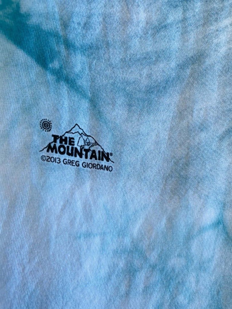 The Mountain (Category: Blouses) located in Cabanatuan. Submitted by rmgalleria (Listing ID 1469162136, Image 3). Description: The Mountain for women Good as new No issue Size: S-L Dimes: 16x31 350📌.