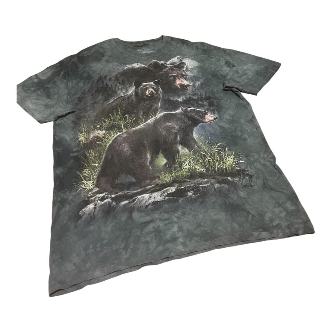 the mountain three black bears grizzly (Category: Tshirts & Polo Shirts ) located in Iligan City. Submitted by yolkfinds (Listing ID 1469256985, Image 1). Description: 22.5 width 31 length color rate 9.5/10.