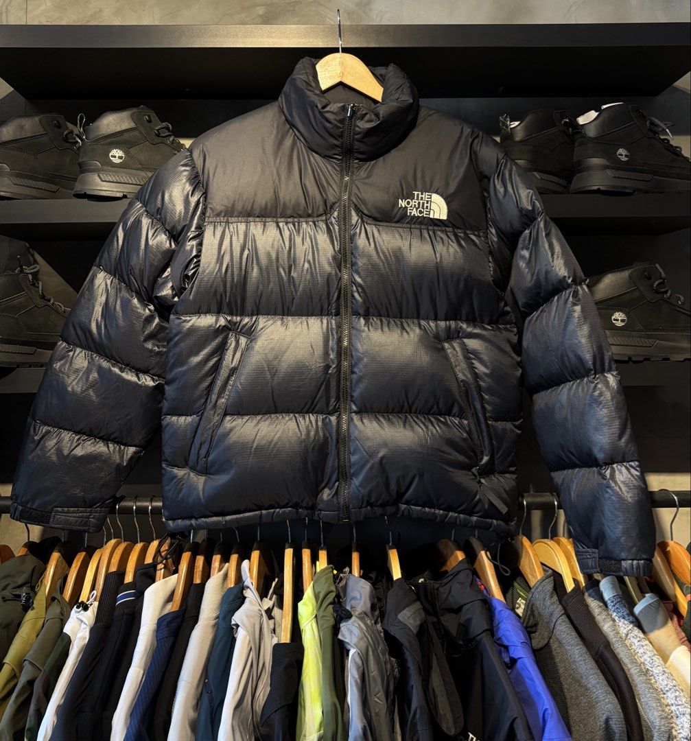 The North Face 1996 Retro Nuptse Jacket (Category: Coats, Jackets and Outerwear) located in San Fernando. Submitted by kayemanalac_05 (Listing ID 1469297014, Image 2). Description: Length 24 Width 21.