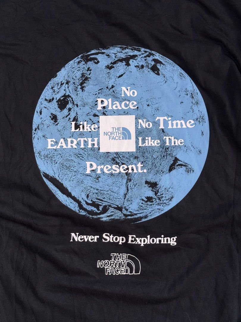 The North Face Black Graphic Tee Earth Design (Category: Tshirts & Polo Shirts ) located in Caloocan City. Submitted by ashur-22 (Listing ID 1469379988, Image 2). Description: Length 28 Width 21 350.00 + shipping fee Albay, Tabaco City Albay 📍.