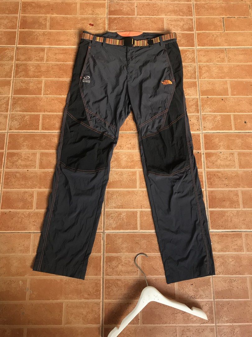 THE NORTH FACE Dyno Series Trekpants (Category: Activewear) located in San Fernando. Submitted by ramjames18 (Listing ID 1469182688, Image 2). Description: •THE NORTH FACE Dyno Series Trekpants🔥 -Excellent Condition -9.+/10 Color Rate -Quickdry / Water Repellant / 4 Way Stretch -W:32-34 waistlines -L:40” Pm sa interested! 📥.