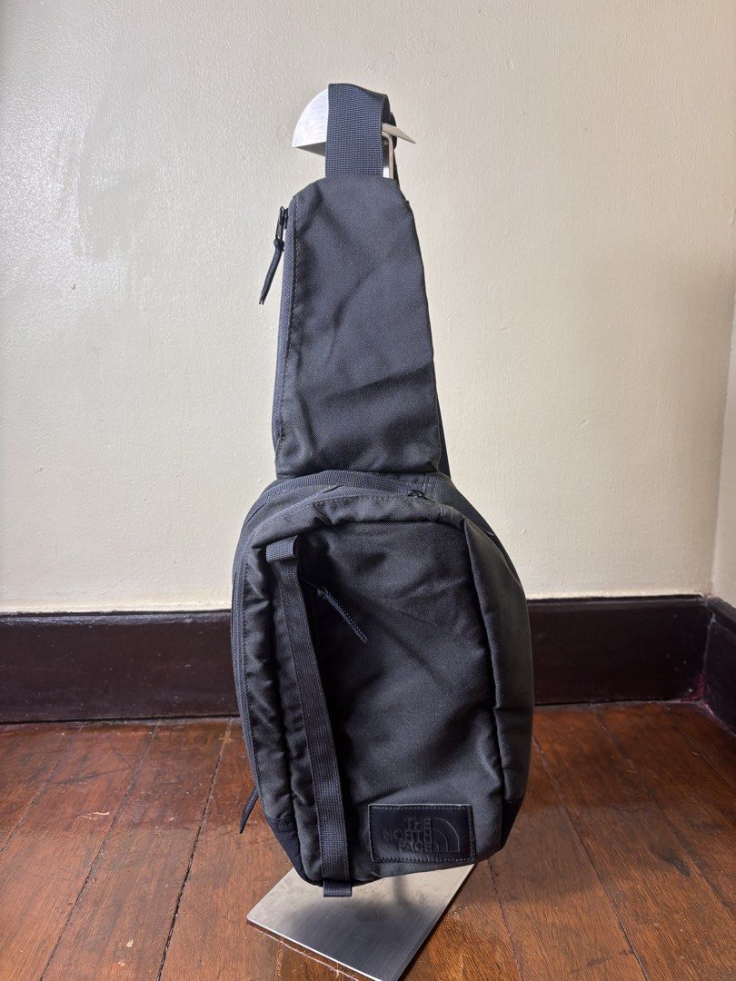 The North Face Field Bag (Category: Sling Bags) located in Manila. Submitted by earlylifecrisis (Listing ID 1469172449, Image 1). Description: Condition 9/10 Measure it by inch Width: 8.5 Length: 13 Depth: 4 Handle: 21.5 •Refund / Returns not allowed allowed •Please do check the dimensions size on labels sometimes are not accurate on the sizing •Ask me before purchasing.