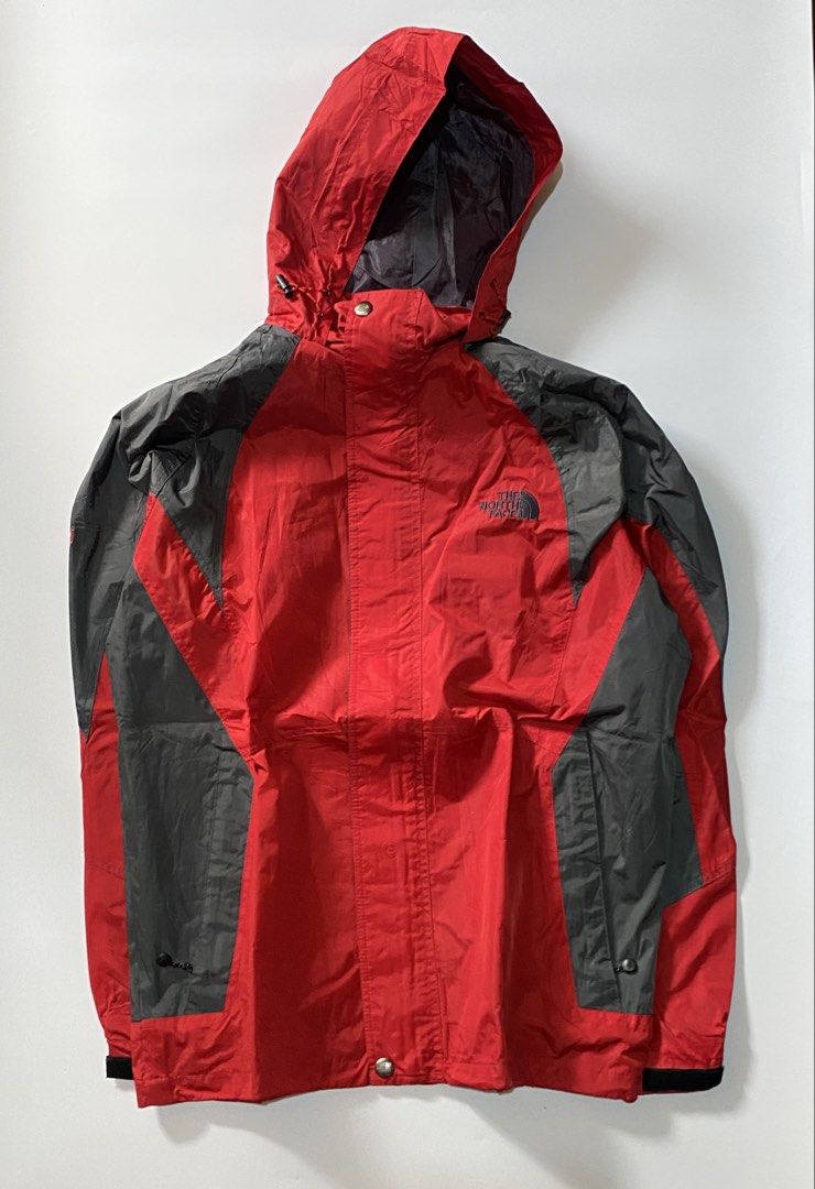 The North Face Goretex Summit Series Mountain Jacket (Category: Coats, Jackets and Outerwear) located in Manila. Submitted by finofindthisart (Listing ID 1469278505, Image 2). Description: Length 28 Width 24 Measured it by inches Issue: N/A This is a pre-loved/thrifted items and may show minor signs of issue due to its vintage nature. Kindly manage expectations. No refunds or exchanges will be accepted. 📍Pasay City DM for inquiries..
