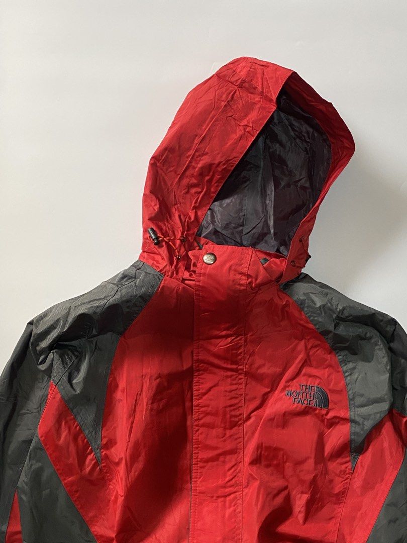The North Face Goretex Summit Series Mountain Jacket (Category: Coats, Jackets and Outerwear) located in Manila. Submitted by finofindthisart (Listing ID 1469278505, Image 3). Description: Length 28 Width 24 Measured it by inches Issue: N/A This is a pre-loved/thrifted items and may show minor signs of issue due to its vintage nature. Kindly manage expectations. No refunds or exchanges will be accepted. 📍Pasay City DM for inquiries..