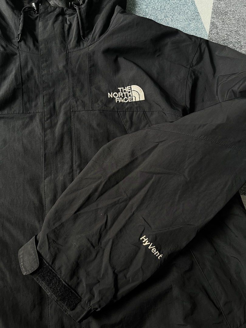 The North Face Hyvent Waterproof Jacket (Category: Coats, Jackets and Outerwear) located in Paranaque City. Submitted by mackraven260159 (Listing ID 1469327007, Image 2). Description: 23.5 x 29 Can Fit To Large No Issue Excellent Condition .