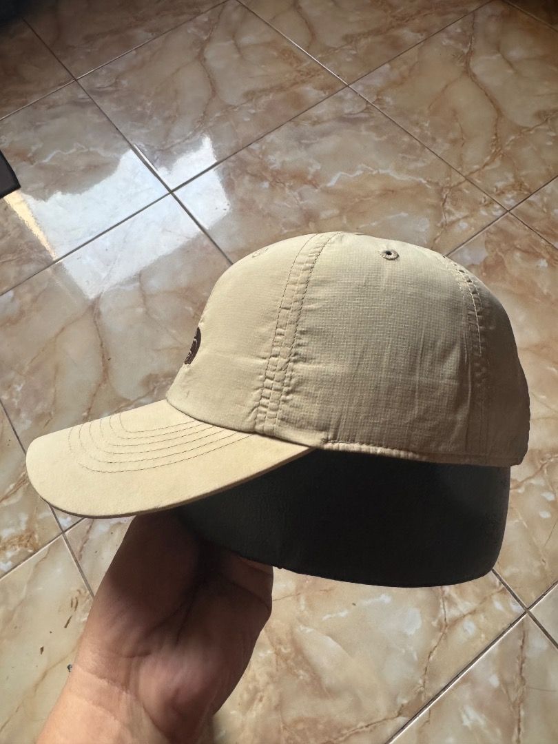 The North Face Nylon Cap (Category: Caps & Hats) located in Kabankalan. Submitted by secondhandgems2 (Listing ID 1469243589, Image 3). Description: Excellent condition No flaws Nylon material .
