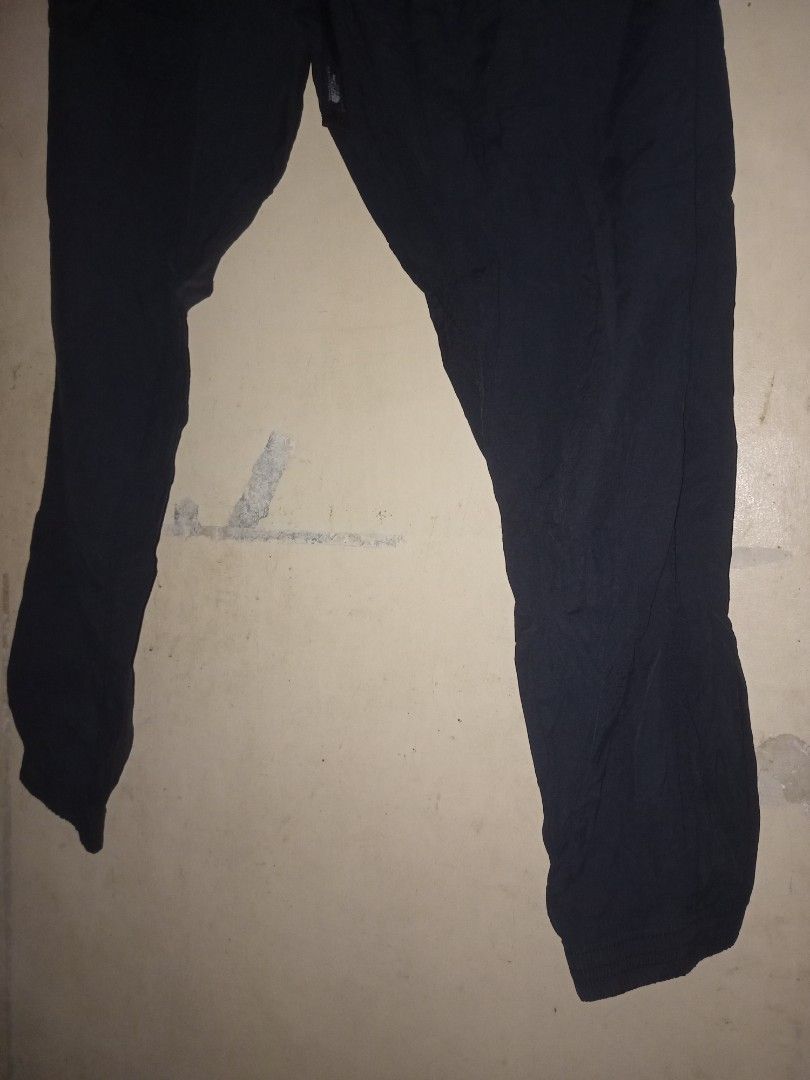 The north face outdoor jogger pants (Category: Joggers) located in Manila. Submitted by kenny200024 (Listing ID 1469169744, Image 3). Description: The north face outdoor jogger pants - color navy blue - size medium - actual measurement waistline 30 stretch up to 36 width 15 | length 37 | leg opening 5.5 - excellent condition - need wash only | fresh from bale.