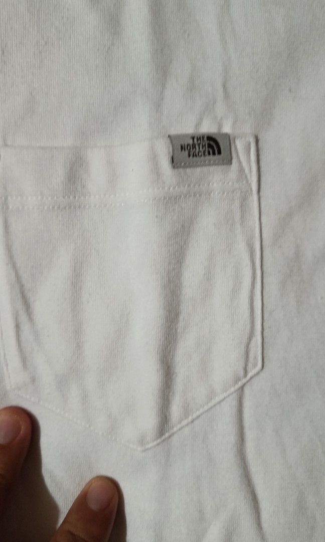 The North Face T-shirt (Category: Tshirts & Polo Shirts ) located in Veruela. Submitted by zachysthrift05 (Listing ID 1469301078, Image 3). Description: Dimes:22 x 29 Excellent Condition No Issues CR: 9.5/10.