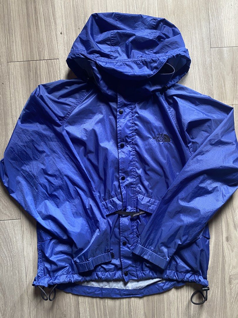The North Face WindBreaker (Category: Coats, Jackets and Outerwear) located in Manila. Submitted by hunnid102933 (Listing ID 1469176116, Image 1). Description: The north face windbreaker 9/10 color rate Dimes N/A Size N/A Zipper still working ❗️ Drawcord still working ❗️ No Issues Manage your expectations since all the item are thrifted .