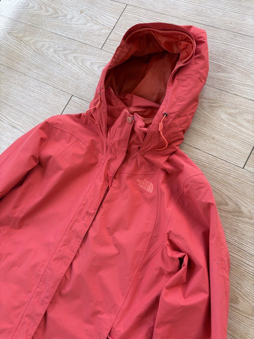 The north face windbreaker (Category: Activewear) located in Davao. Submitted by hippiehappy420 (Listing ID 1469211424, Image 2). Description: The north face windbreaker Large Very good condition Washed and sanitized ship nationwide Negotiable price Visit my listings for more affordable clothings! Shirt Pants Shorts Caps Bags Jogger Blouse Jeans Hoodies Accessories Etc..