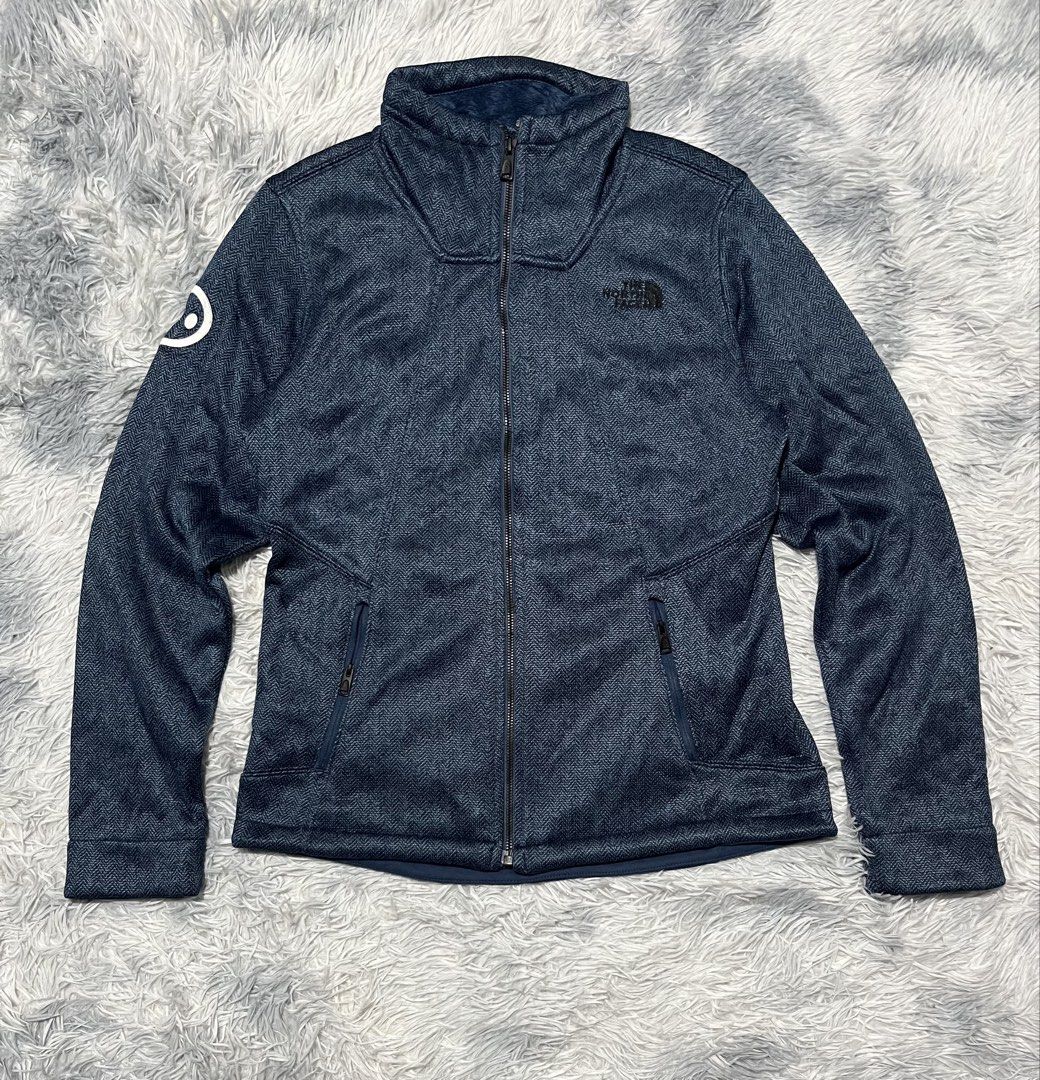 The North Face Windwall Fleece Jacket (Category: Coats, Jackets and Outerwear) located in Sasmuan (Sexmoan). Submitted by winterclothes.ph (Listing ID 1469188864, Image 1). Description: The North Face Windwall Fleece Jacket S on tag Women’s Width 18.5 Length 24.5 Excellent Condition.
