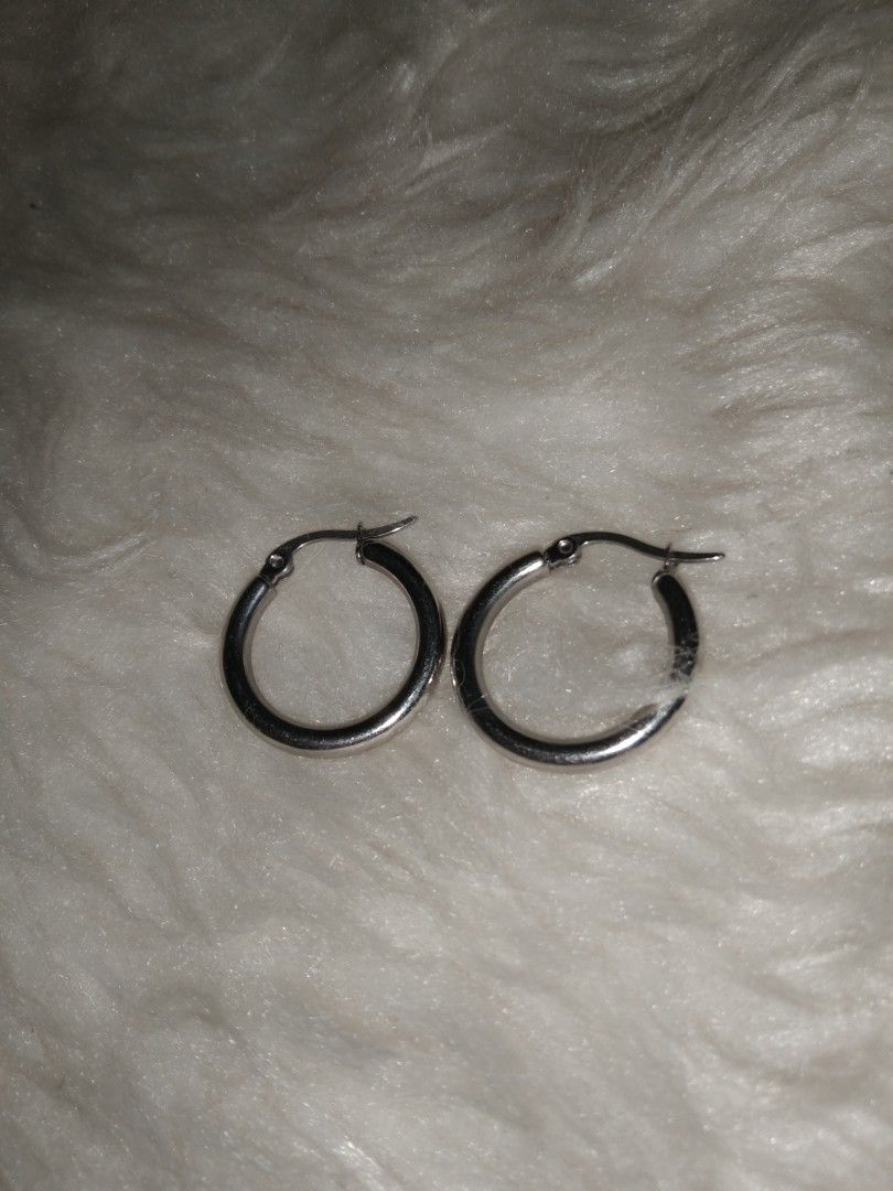 thick hoop earrings stainless (Category: Earrings) located in Quezon City. Submitted by eidorableshop (Listing ID 1469393544, Image 2). Description: .