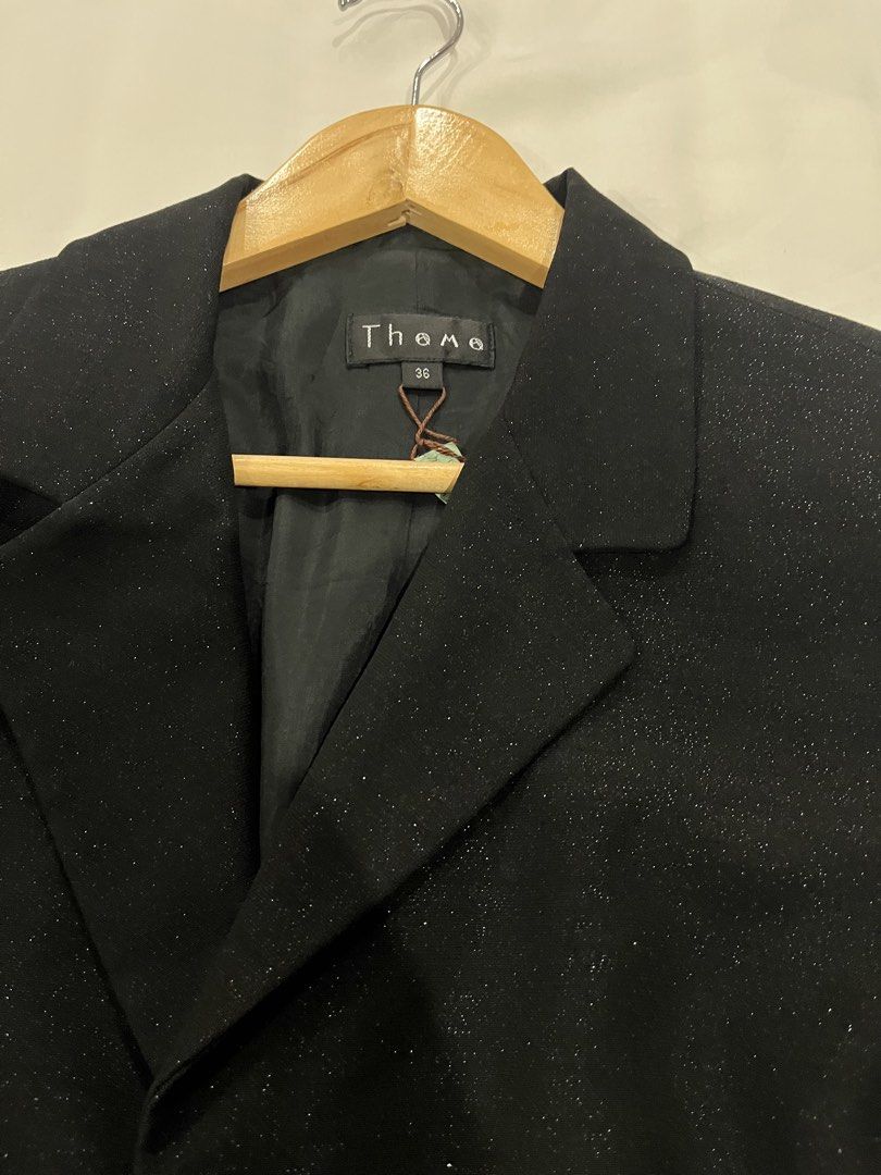 Thomo Glittery Blazer (Category: Coats, Jackets and Outerwear) located in Manila. Submitted by ngnony (Listing ID 1469229052, Image 3). Description: .