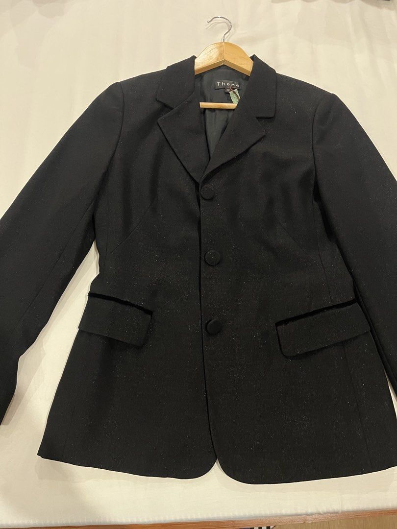 Thomo Glittery Blazer (Category: Coats, Jackets and Outerwear) located in Manila. Submitted by ngnony (Listing ID 1469229052, Image 1). Description: .