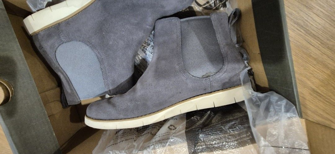 Timberland Sensorflex Grey Suede Chelsea Boots (Category: Boots) located in Makati City. Submitted by razorheadachemanila (Listing ID 1469233728, Image 3). Description: - Brand: Timberland - Style: Grey Suede Chelsea Boots - Comfort Tech: Sensorflex sole for maximum flexibility and support - Features: Elastic side panels, heel pull tab, stylish white and brown rubber outsoles - Condition: Barely worn, ultra-clean soles with minimal wear - Inclusi