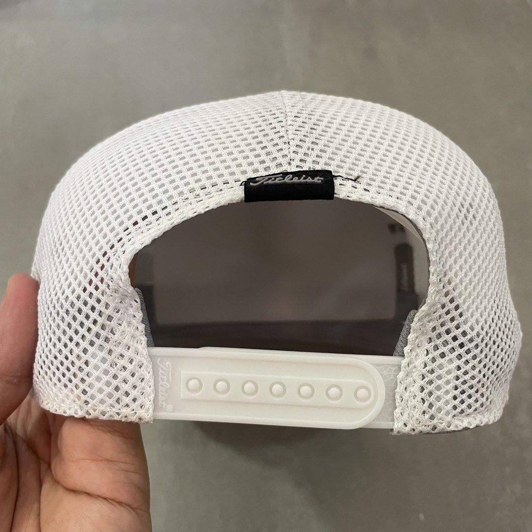 Titleist Golf Cap (Category: Caps & Hats) located in Mabalacat. Submitted by goldengarms_ (Listing ID 1469307813, Image 3). Description: Size: One Size Condition: Excellent Color rate: 9.5/10 or better Issue: N/A Price is still negotiable for sure buyer 👍 - Payment thru GCash, Maya or Security Bank 💳 - Shipping via J&T Express 🛩️ Pm us for more details. Thank you! 📩 .