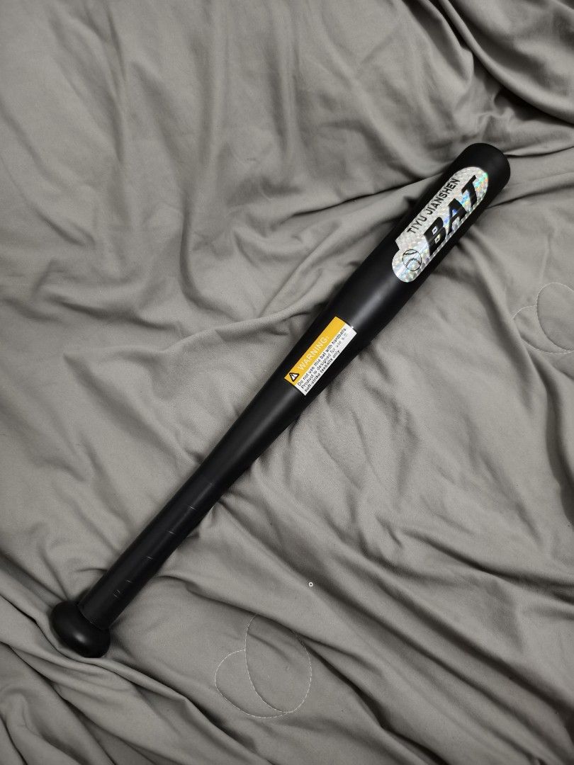 Tiyu Jianshen Black Teeball Bat (Category: Racket and Ball Sports) located in Angeles City. Submitted by measaliman02351 (Listing ID 1469167175, Image 1). Description: - Brand: Tiyu Jianshen - Color: Sleek matte black with a shiny silver holographic logo - Material: Lightweight plastic/foam construction, ideal for kids - Safety: Includes official warning sticker for soft-strike teeballs only - Perfect for youth t-ball practice and fun play.