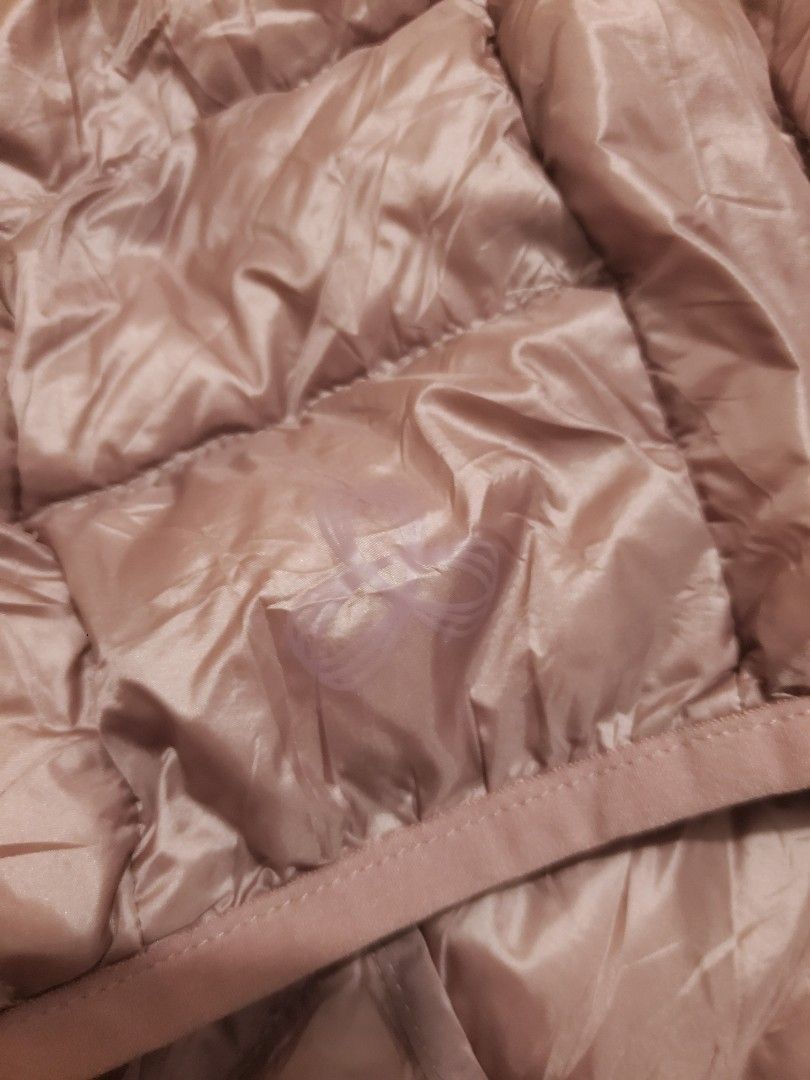 Tna Botanie Packable Down Puffer Jacket (Category: Coats, Jackets and Outerwear) located in Manila. Submitted by royalrabbit.7b2a11 (Listing ID 1469197174, Image 3). Description: - Brand/Model: Tna Botanie Down Puffer Jacket - Color: Mauve Pink - Size: Small (S) - Condition: Excellent - Warmth: Responsible Down Standard (RDS) certified filling for lightweight warmth - Features: Packable design, attached hood, full zip closure - Perfect for: Chill