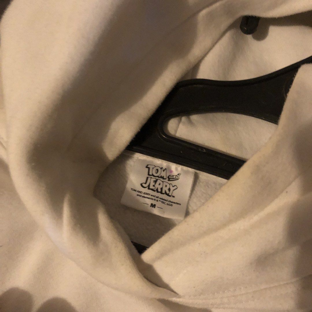 Tom and Jerry White Graphic Hoodie (Category: Hoodies) located in Angeles City. Submitted by csmcgrl (Listing ID 1469324778, Image 3). Description: — medium — on hand, no rush shipping 🧾 mop: maribank, maya 🚚 mod: direct jnt 📍loc: angeles city, pampanga.