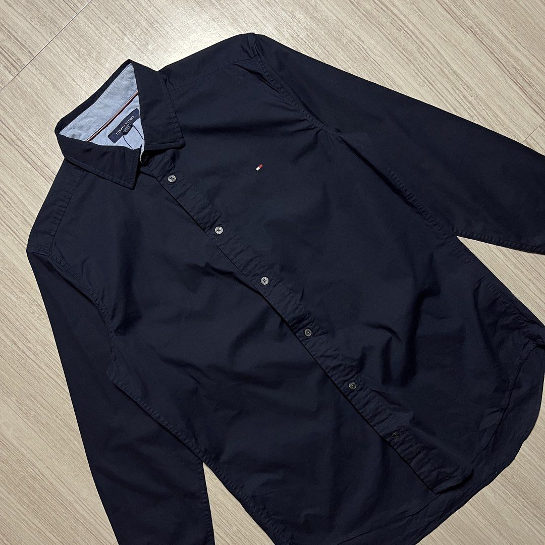 Tommy Hilfiger Button-down Longsleeve (Category: Tshirts & Polo Shirts ) located in Cebu City. Submitted by franceuy (Listing ID 1469287610, Image 2). Description: Excellent Condition No Issue W-21 28.5-30.5L Color rate: 10/10 Cebu City📍.