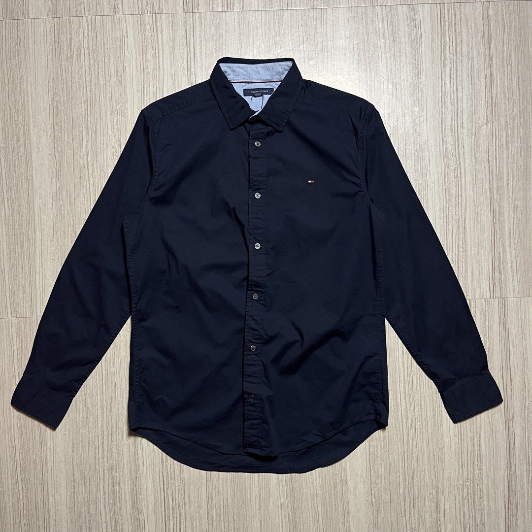 Tommy Hilfiger Button-down Longsleeve (Category: Tshirts & Polo Shirts ) located in Cebu City. Submitted by franceuy (Listing ID 1469287610, Image 1). Description: Excellent Condition No Issue W-21 28.5-30.5L Color rate: 10/10 Cebu City📍.