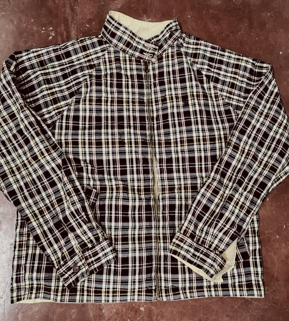 TOMMY HILFIGER HARRINGTON REVERSIBLE (Category: Coats, Jackets and Outerwear) located in Panabo. Submitted by tirexaspo2 (Listing ID 1469392608, Image 2). Description: EXCELLENT CONDITION NO ISSUE REVERSIBLE JACKET LARGE ON TAG 21.5X27.