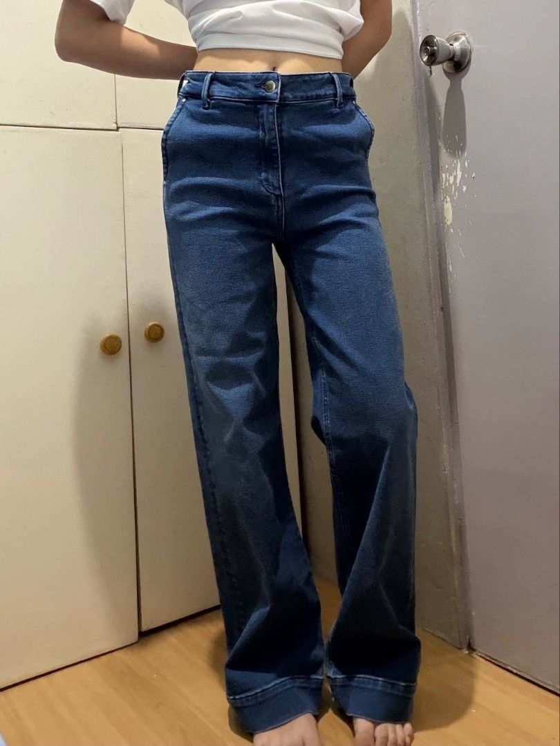 Tommy Hilfiger Straight Leg Jeans (Category: Jeans) located in Valenzuela. Submitted by jingjingcf (Listing ID 1469267319, Image 1). Description: Size 27 9/10 condition Semi-stretchable pants.