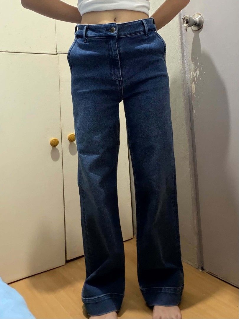 Tommy Hilfiger Straight Leg Jeans (Category: Jeans) located in Valenzuela. Submitted by jingjingcf (Listing ID 1469267319, Image 2). Description: Size 27 9/10 condition Semi-stretchable pants.