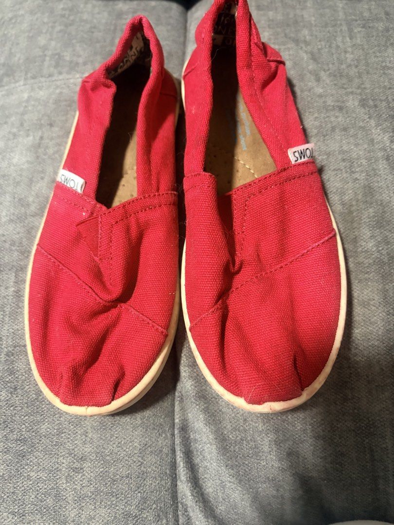 Toms espadrille (Category: Babies & Kids Fashion) located in Manila. Submitted by louisena28 (Listing ID 1469388534, Image 2). Description: 🧡 FOR SALE: ORIGINAL TOMS ESPADRILLE SHOES 🧡 ✨ Brand: Toms ✨ Color: Red ✨ Size: USA 1 ✨ Style: Closed-toe espadrille flats 📌 Pre-loved item 💰 Selling Price: ₱_____ (Negotiable) PM me for inquiries! First come, first served. 🛍️.