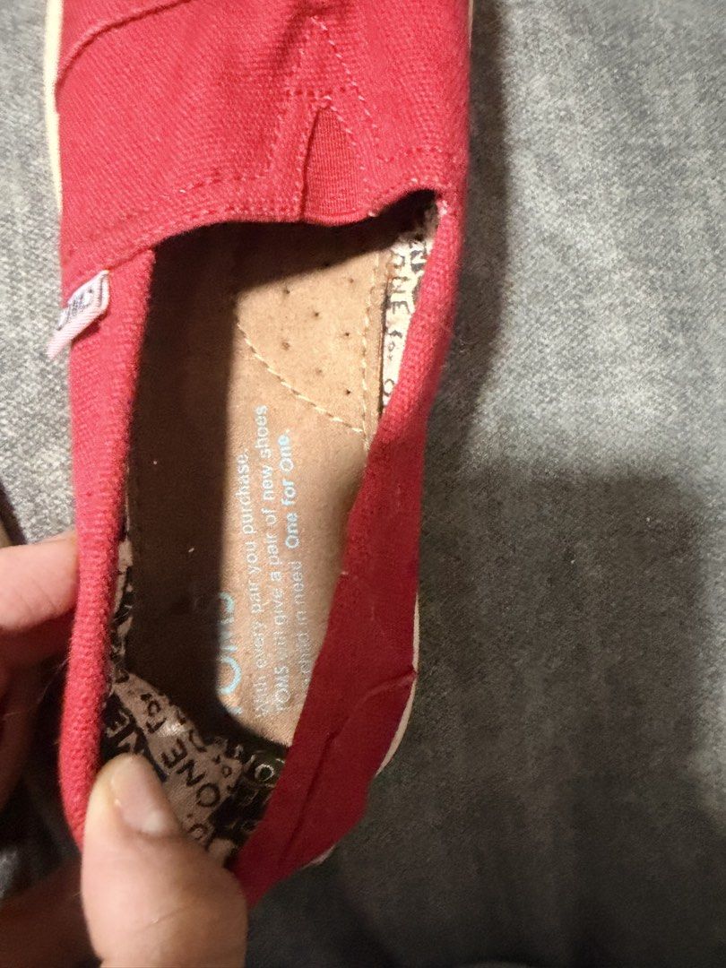 Toms espadrille (Category: Babies & Kids Fashion) located in Manila. Submitted by louisena28 (Listing ID 1469388534, Image 1). Description: 🧡 FOR SALE: ORIGINAL TOMS ESPADRILLE SHOES 🧡 ✨ Brand: Toms ✨ Color: Red ✨ Size: USA 1 ✨ Style: Closed-toe espadrille flats 📌 Pre-loved item 💰 Selling Price: ₱_____ (Negotiable) PM me for inquiries! First come, first served. 🛍️.