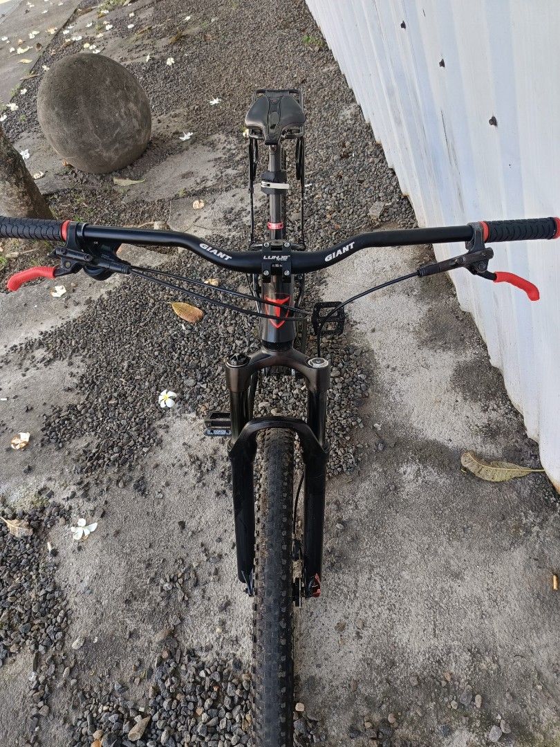Totem Mountain Bike (27.5 er) (Category: Bicycles) located in Manila. Submitted by darododong85185 (Listing ID 1469312201, Image 2). Description: Totem Master Frame ( Alloy 27.5 er ) SpeedOne Airfork (27.5) Deca Hubs (4pawls, international Brand) Alloy spokes Alloy Rims (Giant Decals) Bontrager Tires 27.5 × 2.20 Cole Crank 1by (Direct Mount) Shimano Bottom Bracket Shimano Mt200 Hydraulic Brakes Shimano Deore 10s shifter Unknown Rd 10s Sunshine 10