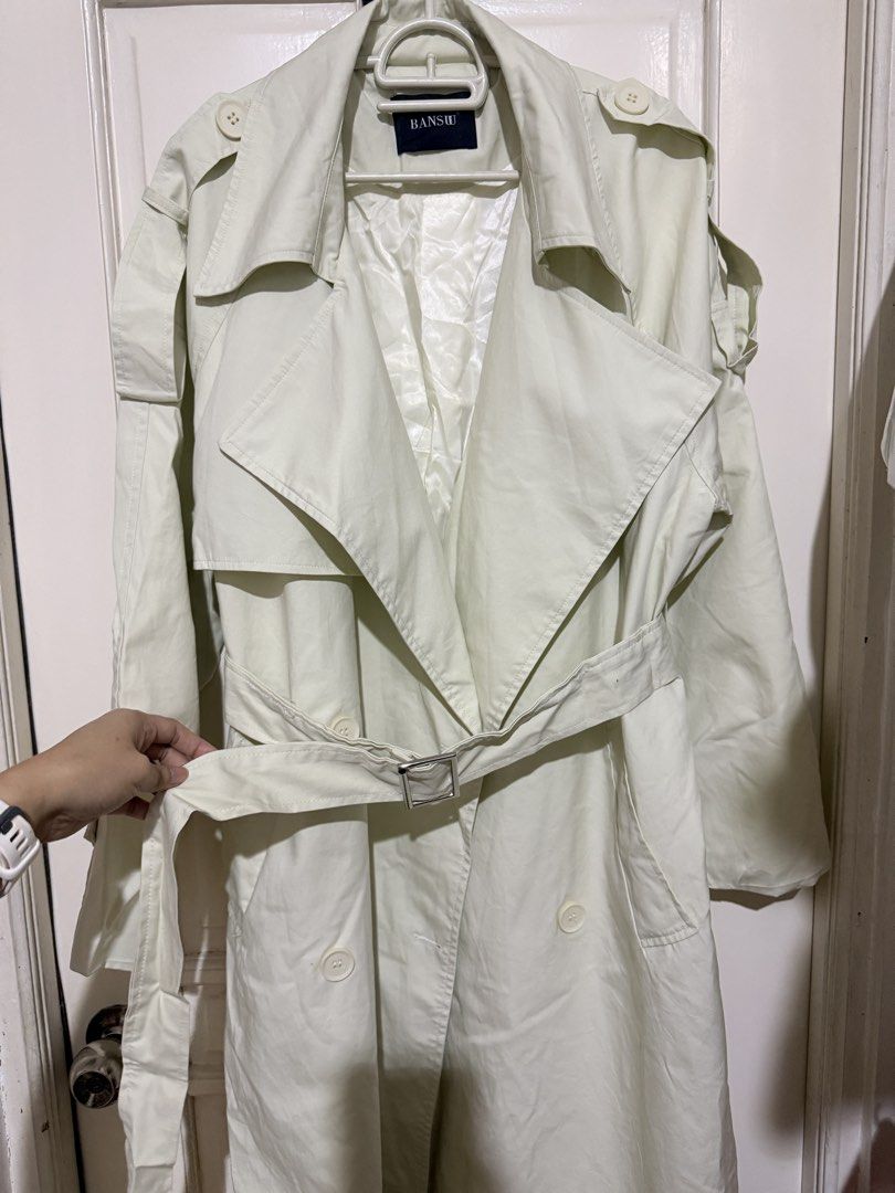 Trench Coat (Category: Coats, Jackets and Outerwear) located in Marikina City. Submitted by louvy.r (Listing ID 1469383782, Image 3). Description: Fits medium frame.