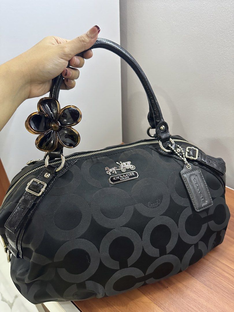 Triple Black Coach Madison (Two-Way) (Category: Shoulder Bags) located in San Pablo. Submitted by jam.vintagefinds (Listing ID 1469322135, Image 3). Description: 📍 San Pablo City Laguna.