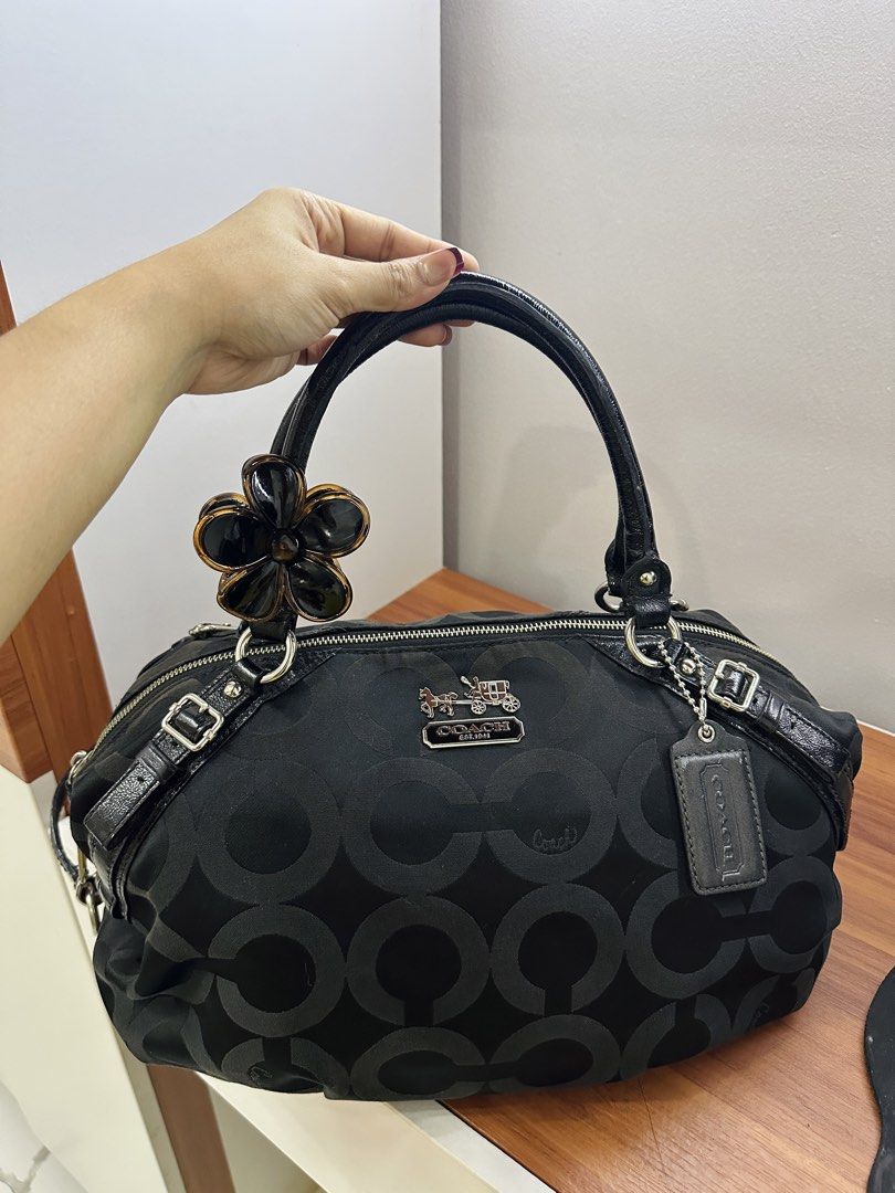 Triple Black Coach Madison (Two-Way) (Category: Shoulder Bags) located in San Pablo. Submitted by jam.vintagefinds (Listing ID 1469322135, Image 2). Description: 📍 San Pablo City Laguna.