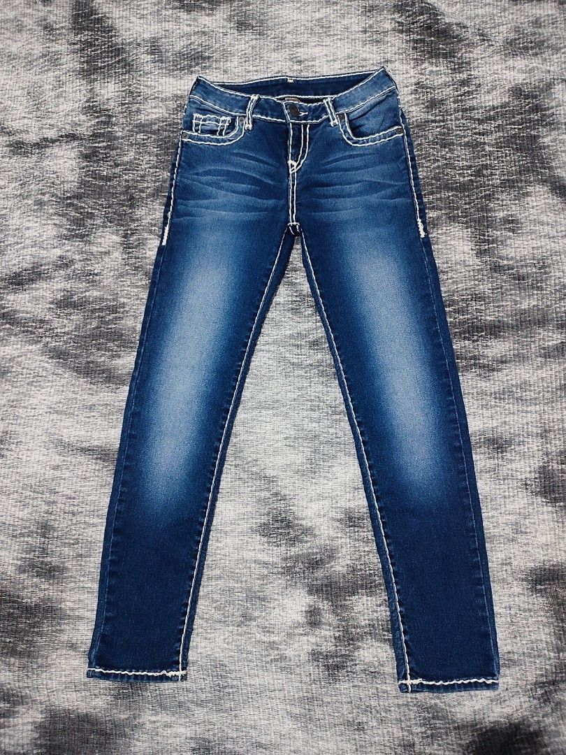 True Religion Stretchable (Category: Jeans) located in Cebu City. Submitted by haryvyylyynn (Listing ID 1469301222, Image 1). Description: True Religion Waist 26 1350.
