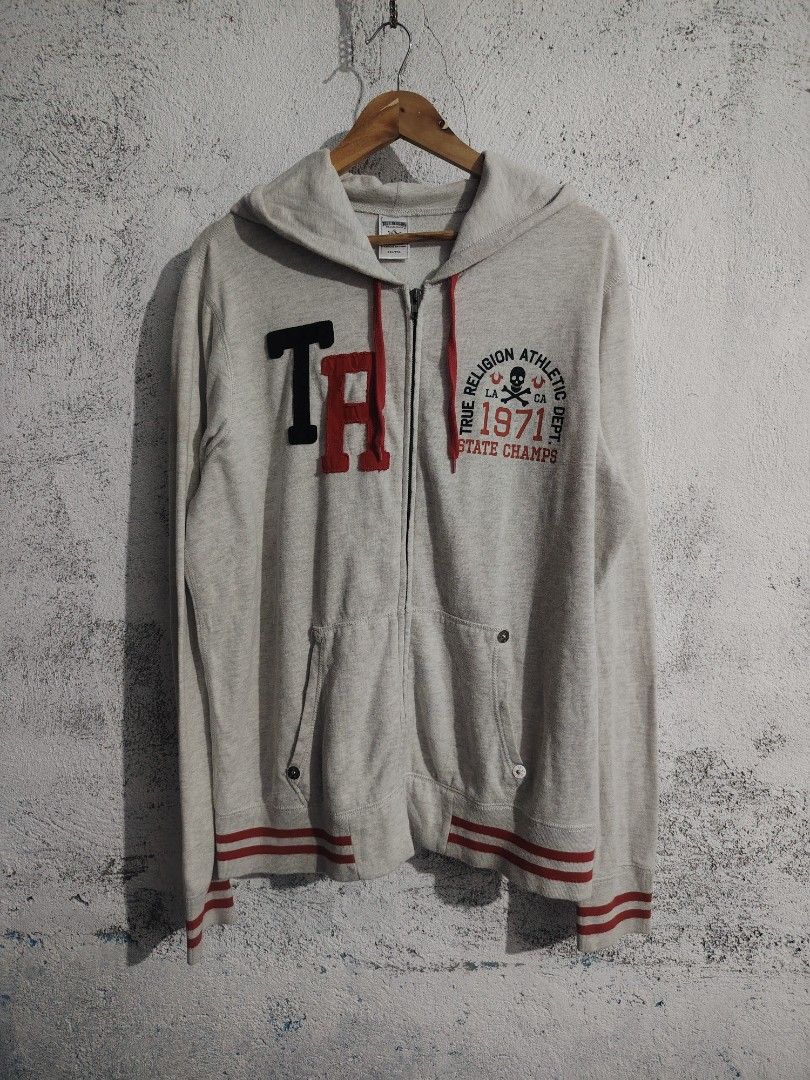 True religion hoodie (Category: Coats, Jackets and Outerwear) located in Taguig. Submitted by castofffinds (Listing ID 1469310141, Image 1). Description: Size XXL fits XL.